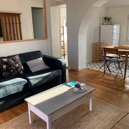 Charmante Maison Avec Jardin La Rochelle בית נופש *